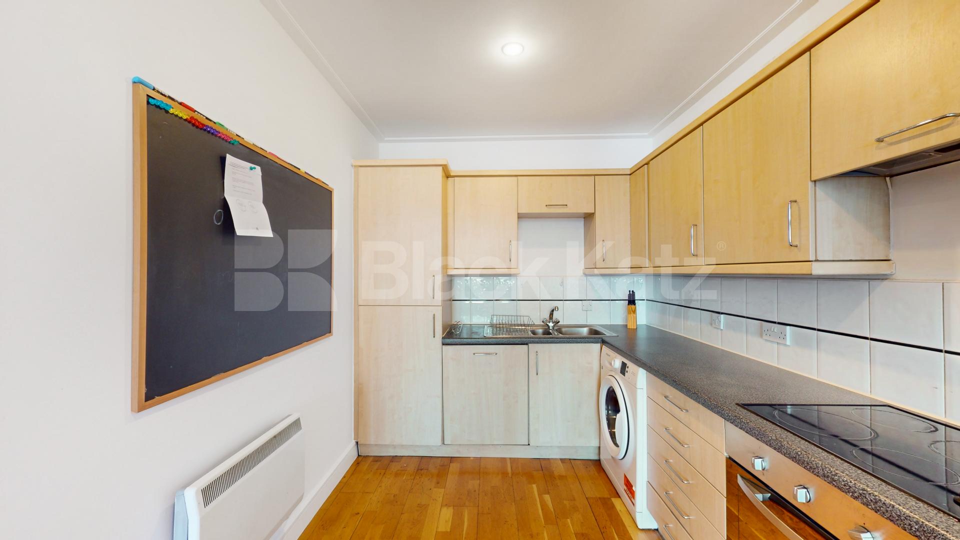 Stylish One-Bedroom Apartment in Prime Old Street Location – 764 Sq Ft City Road, Old Street